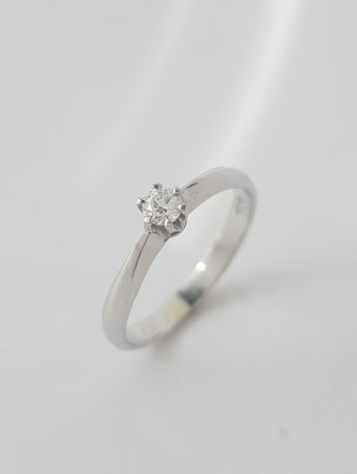 Valkokultainen timanttisormus - Valkokultasormukset - 3250,1 - 1