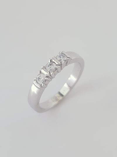 Valkokultainen timanttisormus - Valkokultasormukset - 3297,1 - 1