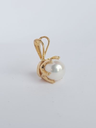 KOTIMAINEN HELMIRIIPUS 7MM VALETTU - Keltakultakaulakorut - 2148 - 1