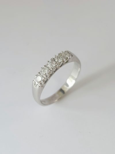 Valkokultainen timanttisormus - Valkokultasormukset - 3192,9 - 1